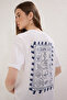 Beyaz Kalın Pamuklu Sırt Baskılı Oversize/Geniş Kalıp Örme T-shirt TWOSS25TS00106 - 4