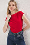 Kırmızı Kayık Yaka Fitted/Vücuda Oturan Pamuklu Esnek Örme Bluz TWOSS25BZ00285