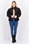 سترة نسائية منفوخة بشعار مطرز، مجموعة باللون الأسود - 4