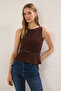 Kahverengi Kemerli Fitted/Vücuda Oturan Örme Sıfır Kol Bisiklet Yaka Bluz TWOSS25BZ00022