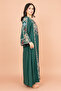 Exquisite Embroidered Jalabiya with Delicate Details - 3