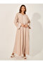 جلابية مطرزة بفتحة رقبة على شكل حرف A