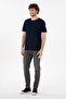 تي شيرت أساسي برقبة دائرية للرجال ذو قصة عادية باللون الأزرق الداكن 50305985-VR033 - 5