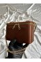 Box Model Hand and Women's Shoulder Bag Brown - 2