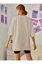 Hand Flower Bouquet Printed Oversize Crew Neck T-shirt - 2