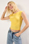 Açık Sarı Sırt Dekolteli Fitted/Vücuda Oturan Crop Esnek Örme Bluz TWOSS25BZ00081 - 2