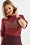 بلوزة شفافة نصف كم باللون الأحمر الداكن - 4