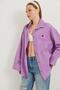 قميص أساسي كبير الحجم مطرز على شكل قلب أرجواني - 3