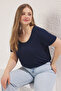 Lacivert Regular Fit Havuz Yaka Büyük Beden T-shirt TBBSS25BF00063
