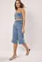 Mavi Taşlı Paçası Kesikli Denim Kapri Bermuda TWOSS25SR00061