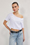 Siyah-Beyaz 2'li Paket %100 Pamuk Asimetrik Kayık Yaka Crop Örme T-Shirt TWOSS25TS00194 - 2