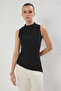 Siyah Büzgü/Drape Detaylı Fitted/Vücuda Oturan Asimetrik Örme Bluz TWOSS25BZ00388 - 2