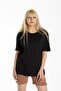 تي شيرت قطني أسود أساسي برقبة دائرية مقاس كبير للسيدات