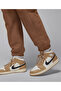 Jordan Flight Fleece، بنطال رياضي من الساتان الأبيض - 4
