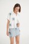 قميص أبيض - تطريز العين، كم قصير