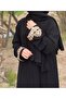 فستان أسود مزين بالذهب
