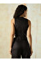 Scoop Neck Sleeveless Waistcoat - 3