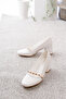 Fern Heels with Chain Detail, Modern Design, Ideal for Special Occasions in Casual Combinations. - 4