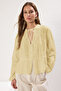 Sarı Pamuklu Dokulu Kolda Dantelli Oversize Boho Dokuma Gömlek TWOSS25GO00038