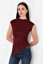 Bordo Dik Yaka Büzgü/Drape Detaylı Fitted/Vücuda Oturan Asimetrik Örme Bluz TWOSS24BZ00534