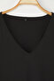 Siyah V Yaka Uzun Boy Büyük Beden T-shirt TBBSS25BF00073 - 6