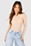 Women's Cream Sports Finger Snap Bady