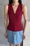 Women's Burgundy Metal V Accessory Sleeveless Ribbed Knitted Blouse - 3