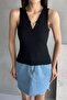 Women's Black Metal V Accessory Sleeveless Ribbed Knitted Blouse - 4