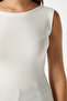 بلوزة نسائية بيضاء بدون أكمام من Nova Boat Neck Lux Touch ذات ملمس ناعم - 4