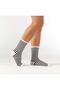 جوارب نسائية مخططة باللونين الأبيض والأسود بدون خياطة - 4