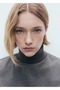 Sleeveless turtleneck blouse - 7