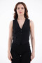 سترة قصيرة مبطنة باللون الأسود للنساء
