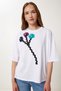 Women's White Flower Detailed Back Low-Cut Knitted T-Shirt Tp00086 - 2