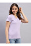 بلوزة نسائية بلون لافندر سادة برقبة على شكل حرف V وأكمام قصيرة - 3