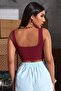 بلوزة نسائية قصيرة بحمالات سميكة باللون العنابي من Under Moda - 2
