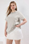 Taş Yakası Taşlı Relaxed Fit %100 Pamuk Örme Büyük Beden T-shirt TBBSS25BF00021