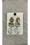 أقراط ذهبية متدلية مع تفاصيل اللؤلؤ