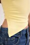 Açık Sarı Dik Yaka Büzgü/Drape Detaylı Fitted/Vücuda Oturan Asimetrik Örme Bluz TWOSS24BZ00534 - 3