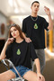 مجموعة تيشيرتات بيضاء كبيرة الحجم للزوجين بتصميم الأفوكادو مكونة من قطعتين