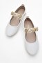 Women's Belted Crested Single-Piece Blunt Toe Ballerinas White - 5