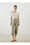 Textured Women's Capri with Elastic Waist