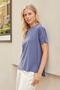 بلوزة نسائية واسعة من القطن الممشط برقبة دائرية وفتحات جانبية منخفضة الكتف - نيلي - 2