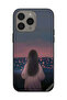 غطاء حماية لهاتف Apple iPhone 15 Pro Max - فتاة واقفة