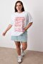 Beyaz %100 Süprem Baskılı Oversize/Rahat Kesim Örme Büyük Beden T-Shirt TBBSS25BF00082