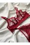 Underwire Comfortable Bra Thong Set with Lace Elegance
