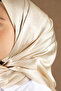 وشاح Aura ذو اللون الموحد - خيار أنيق للتنسيقات الكاجوال والمتقنية - 4
