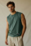 Yeşil Oversize/Geniş Kesim Eskitme/Soluk Efekt Etiket Detaylı T-Shirt/Atlet TMNSS25AL00001
