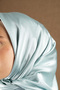 وشاح Aura ذو اللون الموحد - خيار أنيق للتنسيقات الكاجوال والمتقنية - 4