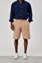 شورت رجالي بني من الكتان فضفاض