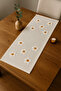 مفرش طاولة من الكتان المطرز بنقشة ديزي مقاس 40 × 110 سم - 3